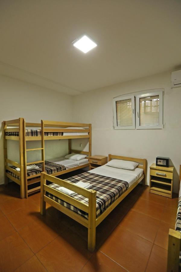 Hostel 42 สโกเปีย ภายนอก รูปภาพ