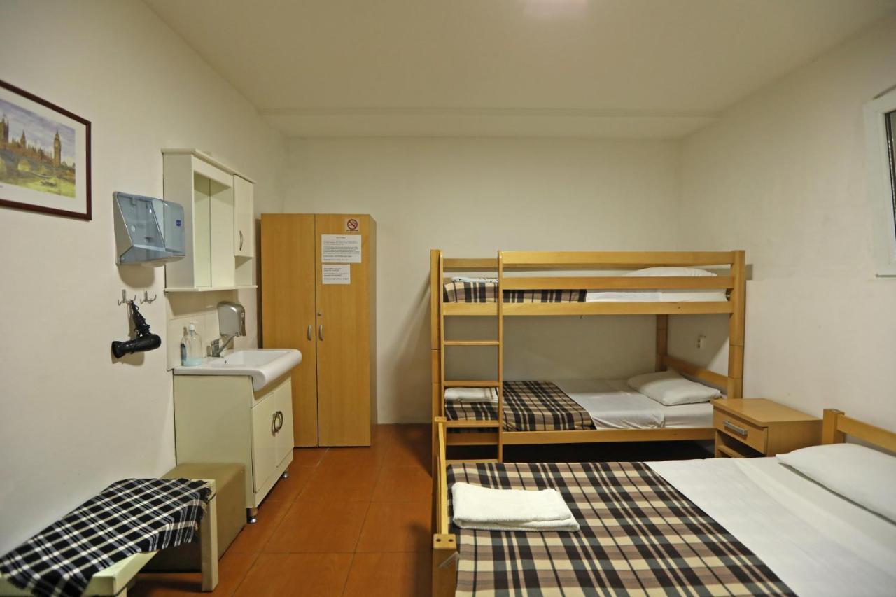 Hostel 42 สโกเปีย ภายนอก รูปภาพ